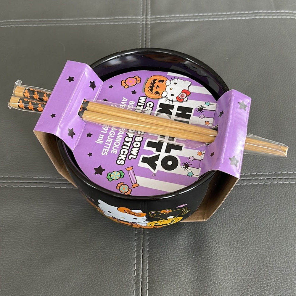 Hello Kitty Halloween Ramen Bowl